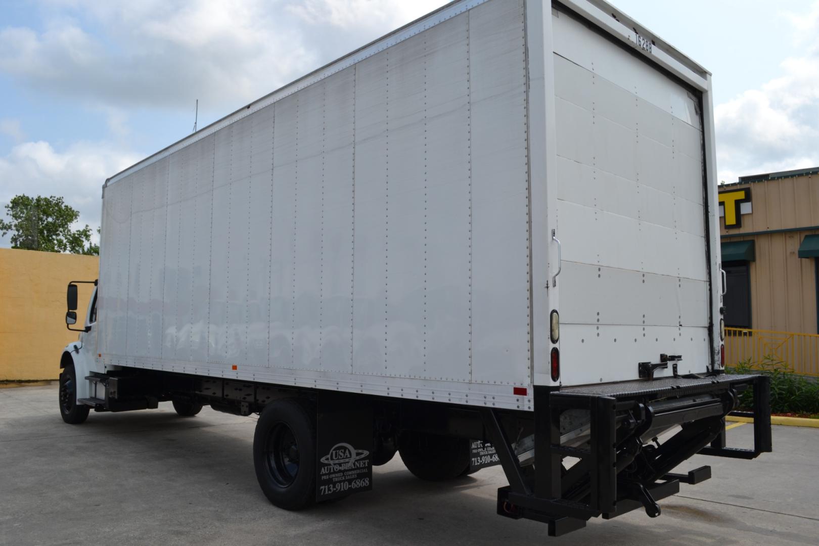 2017 WHITE /BLACK FREIGHTLINER M2-106 with an CUMMINS ISB 6.7L 240HP engine, ALLISON 2100HS AUTOMATIC transmission, located at 9172 North Fwy, Houston, TX, 77037, (713) 910-6868, 29.887470, -95.411903 - Photo#6